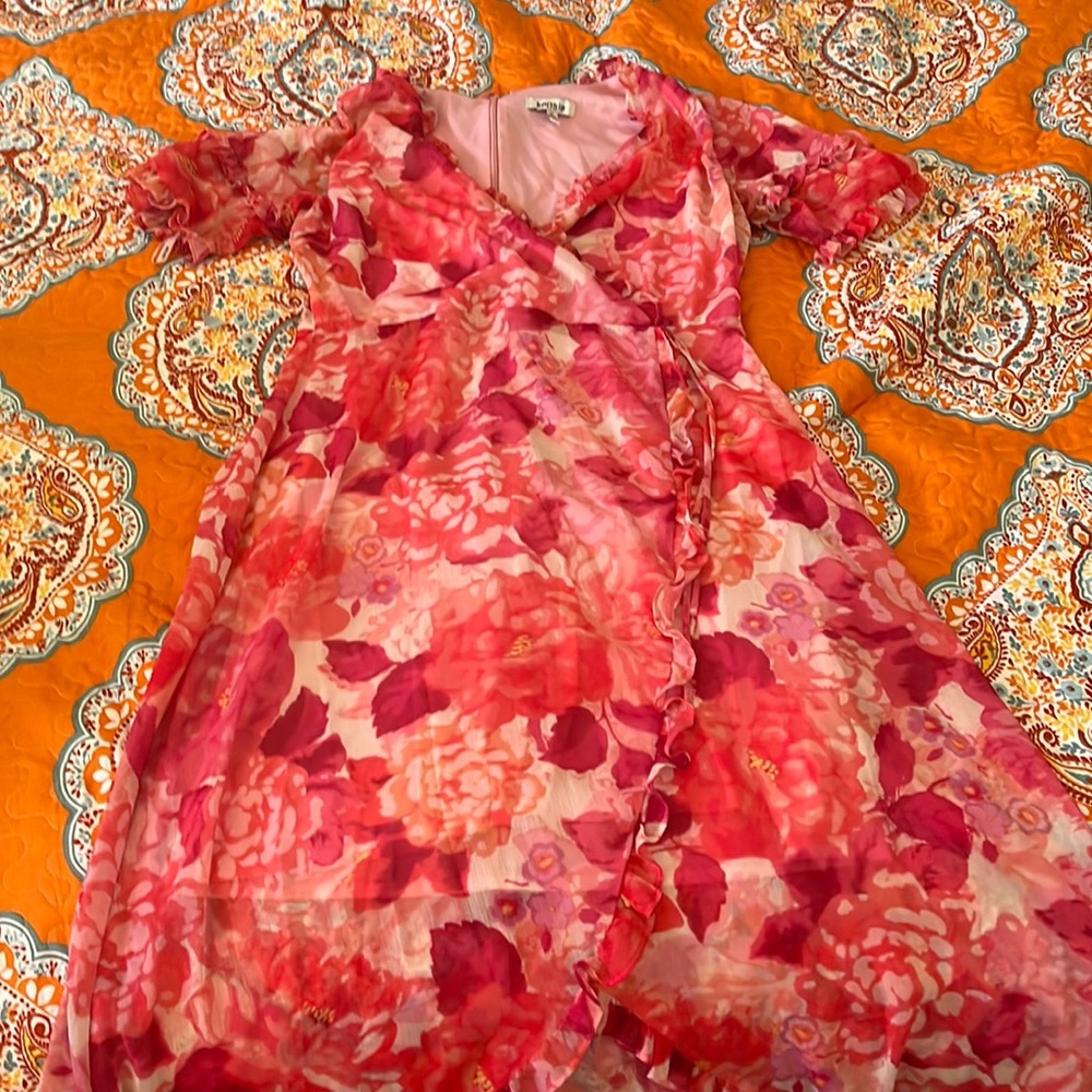 Kenzie Floral dress size 12 with zipper on back
